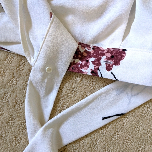 Women's floral wrap blouse - Picture 4 of 4
